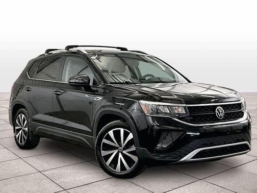 Deep Black Pearl Effect 2022 Volkswagen Taos 1.5T SE