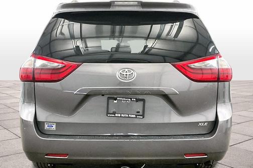2020 Toyota Sienna XLE