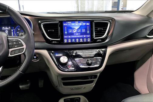 2018 Chrysler Pacifica Touring-L