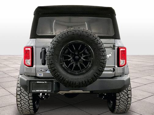 Carbonized Gray 2023 Ford Bronco Base