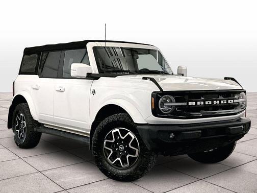 Oxford White 2021 Ford Bronco Outer Banks