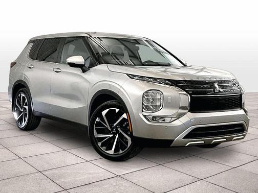 Alloy Silver Metallic 2022 Mitsubishi Outlander SE