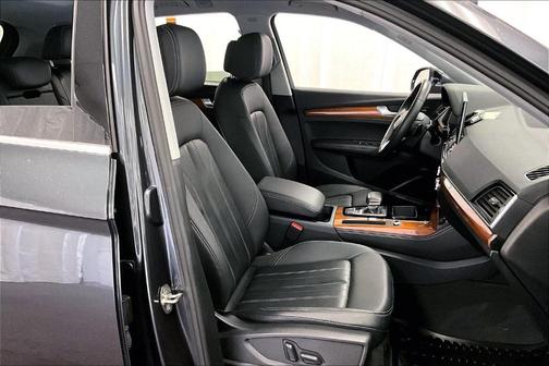 2023 Audi Q5 40 Premium Plus
