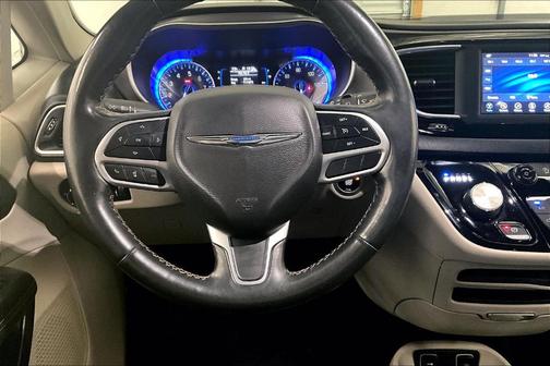 2020 Chrysler Pacifica Touring-L