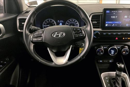 2022 Hyundai VENUE SEL