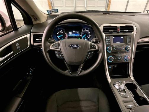 Oxford White 2018 Ford Fusion SE