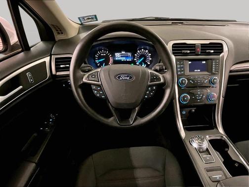 Oxford White 2018 Ford Fusion SE