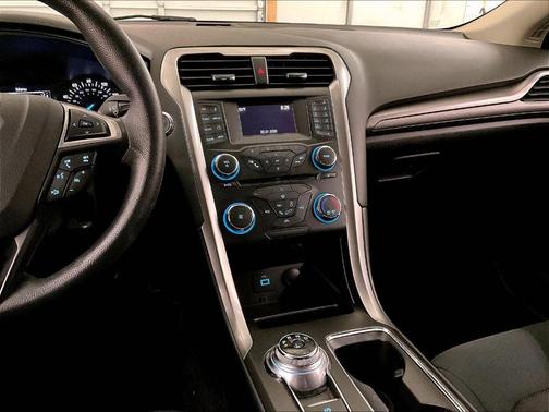 Oxford White 2018 Ford Fusion SE