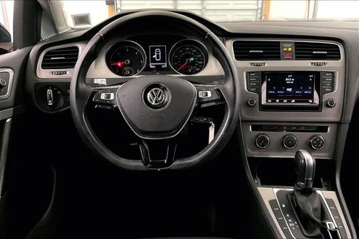 2015 Volkswagen Golf TDI S 4-Door