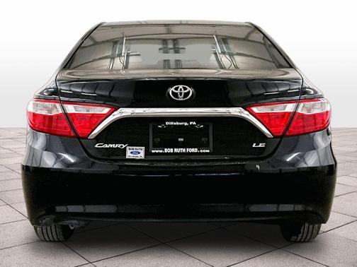 Midnight Black Metallic 2016 Toyota Camry LE
