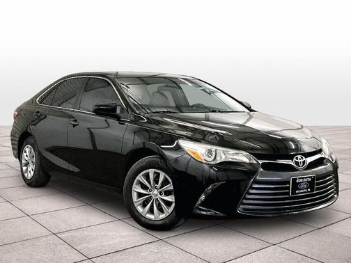 Midnight Black Metallic 2016 Toyota Camry LE
