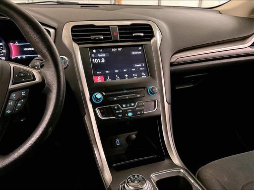 Blue 2018 Ford Fusion SE
