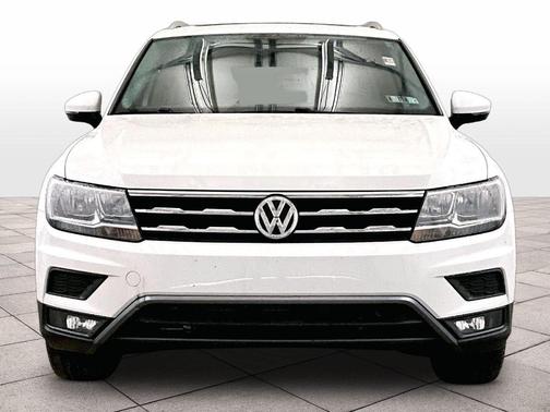 Pure White 2018 Volkswagen Tiguan 2.0T SEL
