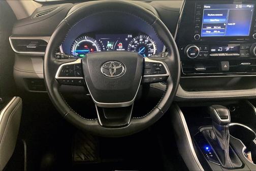 2022 Toyota Highlander Hybrid XLE