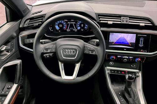 2024 Audi Q3 45 S line Premium