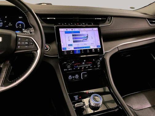 Metallic 2022 Jeep Grand Cherokee L Limited