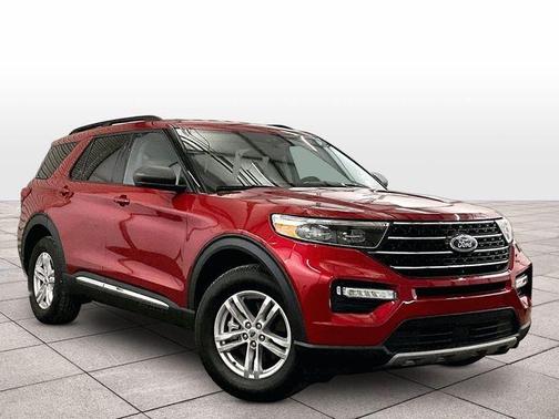 Rapid Red Metallic Tinted Clearcoat 2023 Ford Explorer XLT