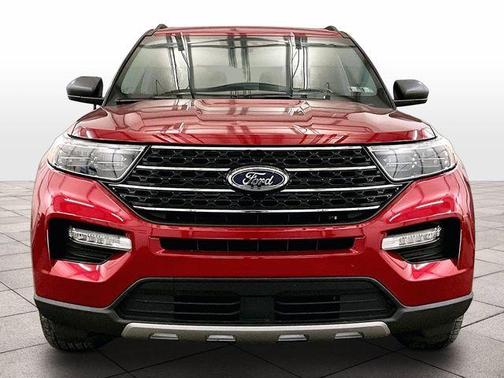 Rapid Red Metallic Tinted Clearcoat 2023 Ford Explorer XLT