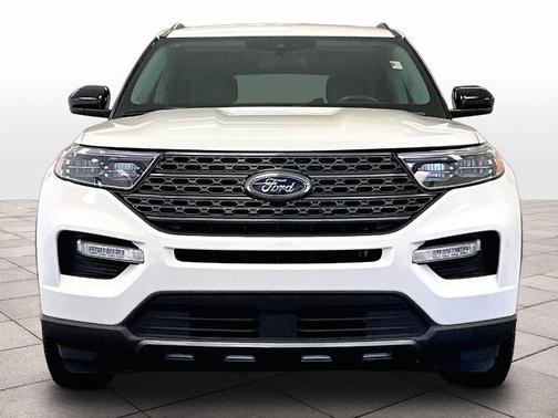 Star White 2023 Ford Explorer XLT