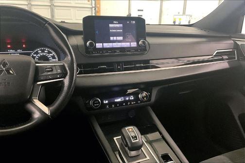 2022 Mitsubishi Outlander Black Edition