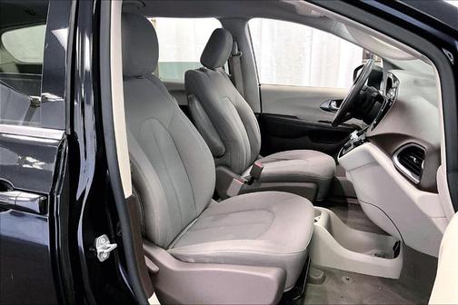 2018 Chrysler Pacifica LX