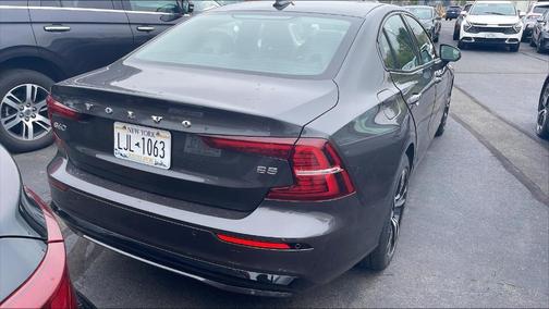 2024 Volvo S60 B5 Core Dark Theme