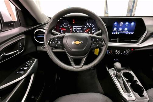 Summit White 2025 Chevrolet Trax LS