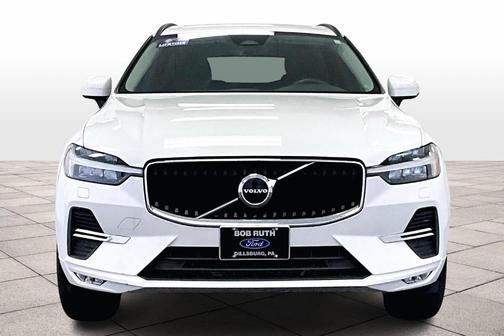 2022 Volvo XC60 B5 Momentum
