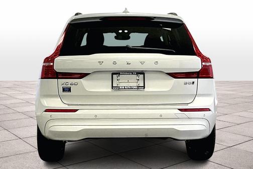 2022 Volvo XC60 B5 Momentum