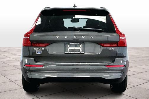 2022 Volvo XC60 B5 Momentum