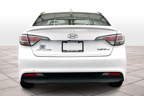 2017 Hyundai SONATA Hybrid SE