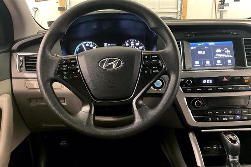 2017 Hyundai SONATA Hybrid SE