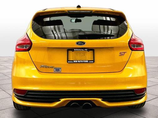 Tangerine Scream Tri-Coat 2016 Ford Focus ST Base