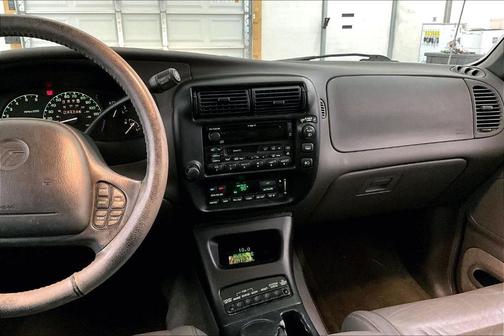 2000 Mercury Mountaineer 
