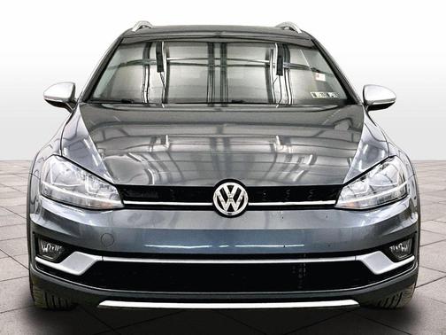Platinum Gray Metallic 2018 Volkswagen Golf Alltrack TSI SE