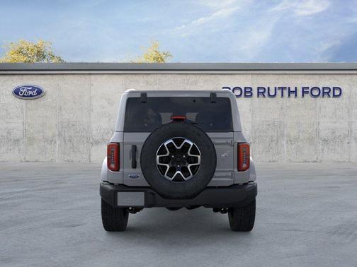 Avalanche Gray 2026 Ford Bronco Outer Banks