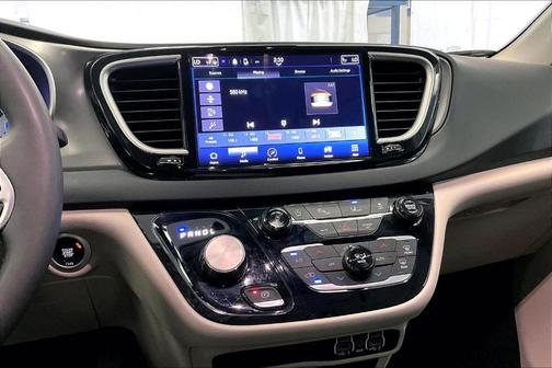 2024 Chrysler Pacifica Touring-L