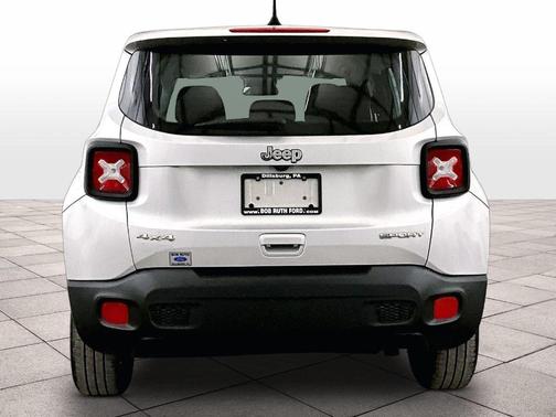 Glacier Metallic 2018 Jeep Renegade Sport