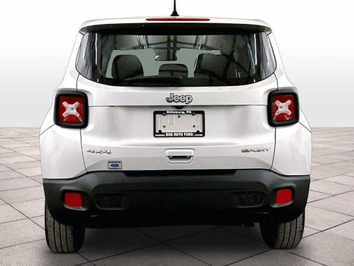 Glacier Metallic 2018 Jeep Renegade Sport