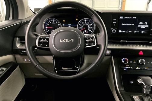 2024 Kia Carnival LX