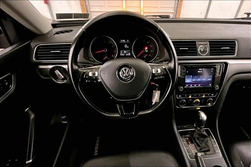 2017 Volkswagen Passat 1.8T R-Line