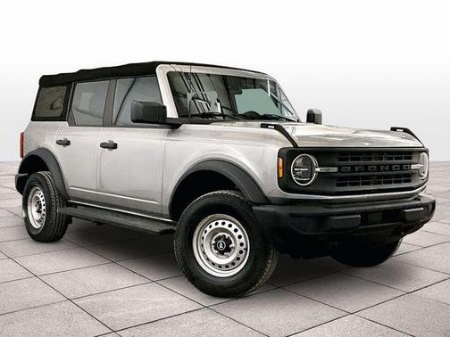 Iconic Silver Metallic 2023 Ford Bronco