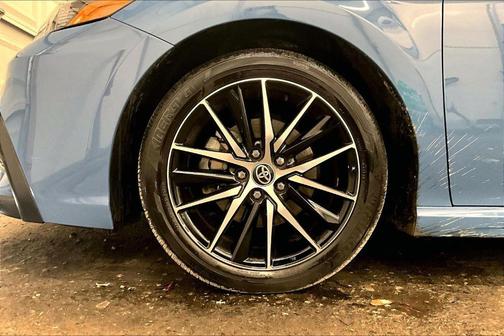 2023 Toyota Camry Hybrid SE