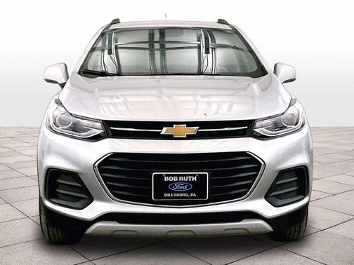 Silver Ice Metallic 2022 Chevrolet Trax LT