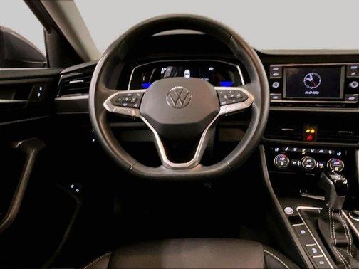 Platinum Gray Metallic 2023 Volkswagen Jetta 1.5T SE