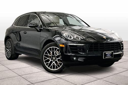 Jet Black Metallic 2017 Porsche Macan S