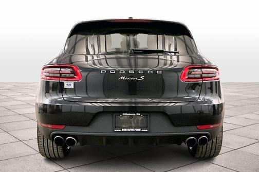 Jet Black Metallic 2017 Porsche Macan S