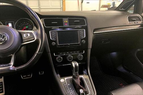 2016 Volkswagen Golf GTI 2.0T SE 4-Door