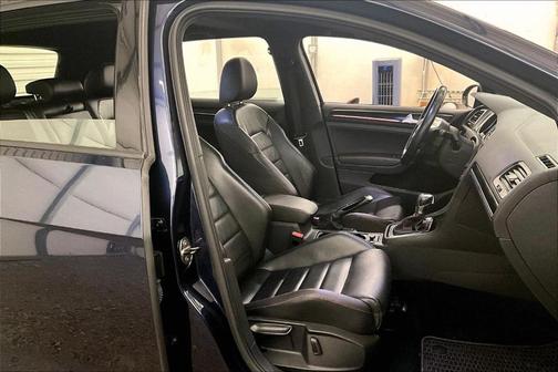 2016 Volkswagen Golf GTI 2.0T SE 4-Door