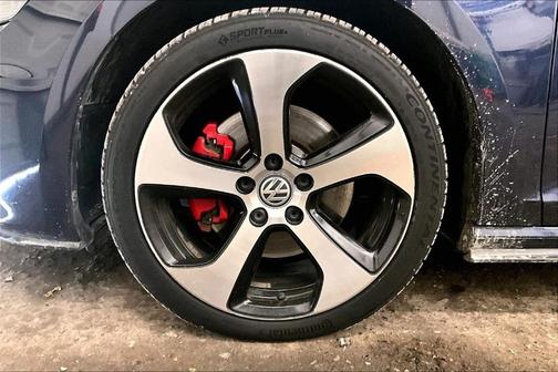 2016 Volkswagen Golf GTI 2.0T SE 4-Door
